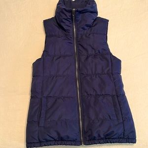 Navy puffer vest jacket